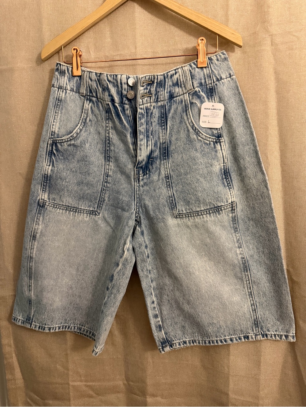 NWT Cello Woman’s Bermuda Light Blue Washed Denim Shorts